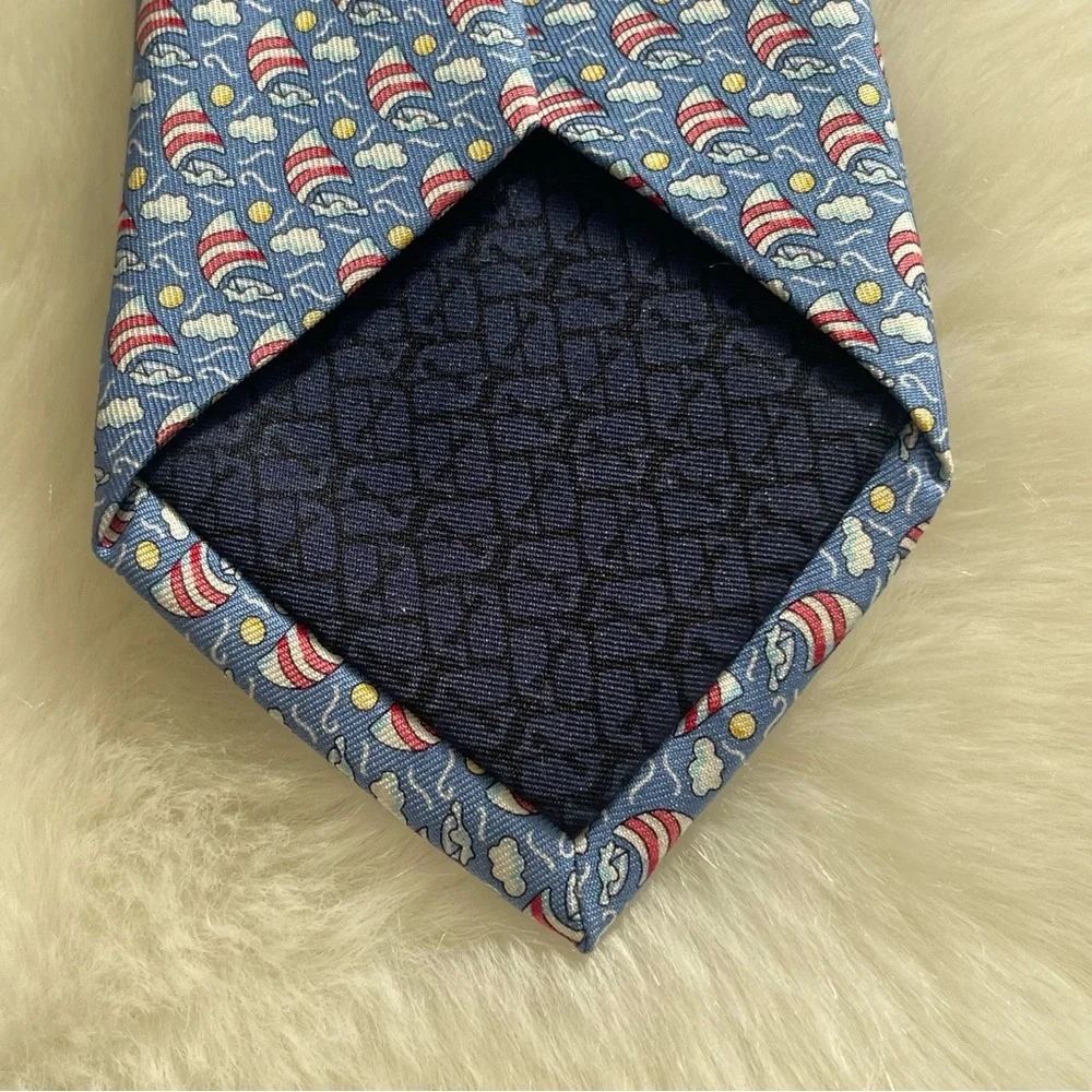 Vineyard Vines Blue Whimsical Sailboat Mens 100% Silk Neck Tie Made in USA